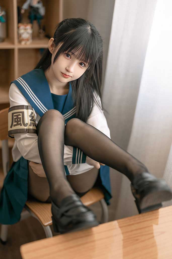 樱井宁宁「风纪少女 精选」JK制服连裤黑丝缩略图1