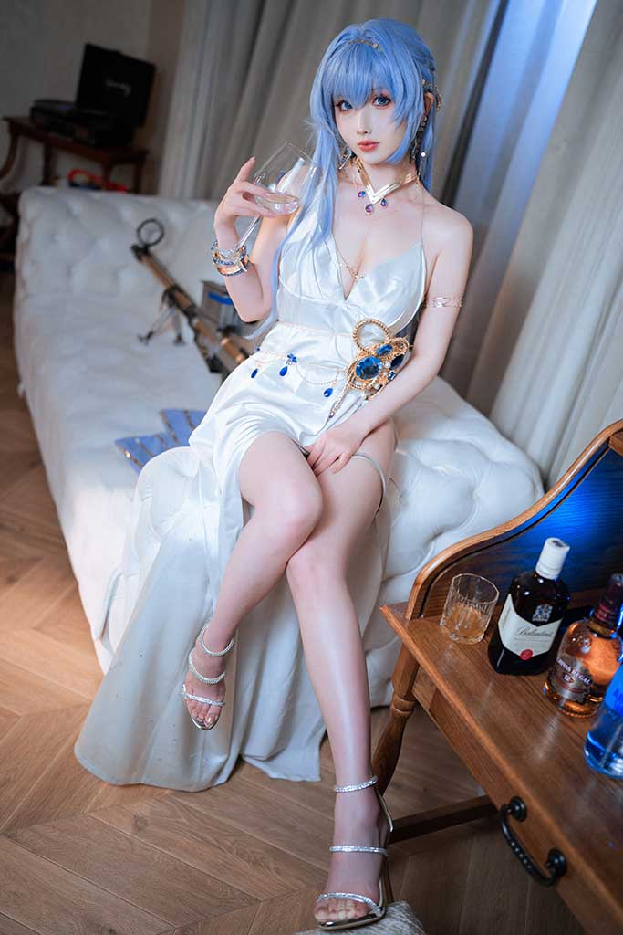 rioko凉凉子 NIKKE Helm（海伦）cosplay蓝发白礼服缩略图1