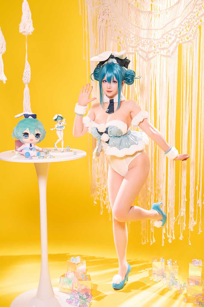 20250219-星之迟迟 Hatsune Mik(初音未来)cosplay苍绿发包子头白兔女郎装连裤网袜蓝高跟4K超高清无水印【51P】-cosplay资源